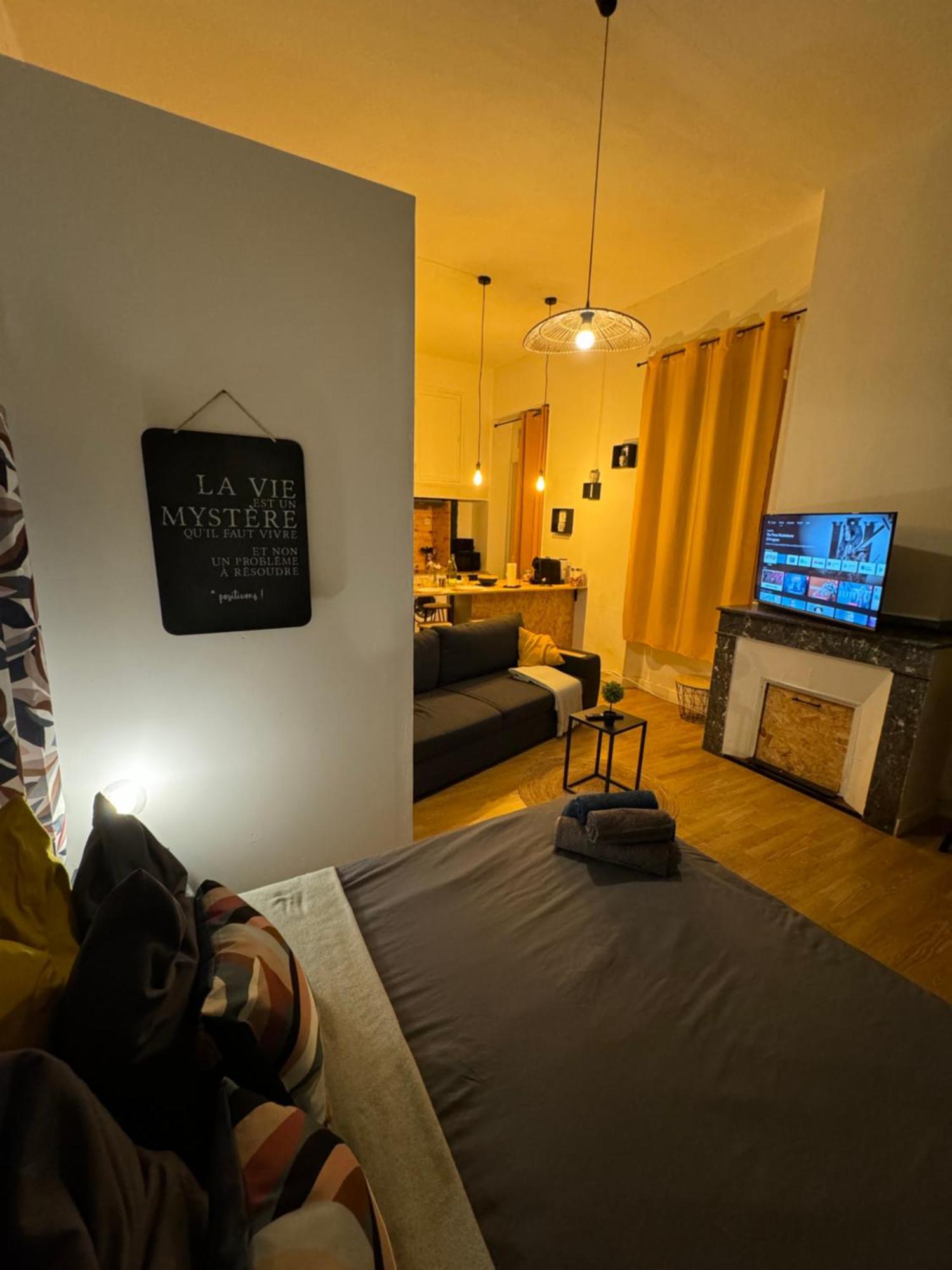 Charmant Appartement Climatise Aux Pieds De La Cite قرقشونه المظهر الخارجي الصورة